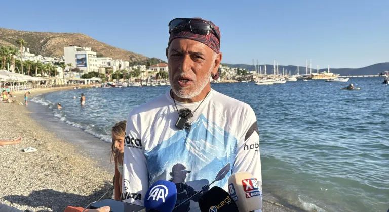 Türkiye'nin kıyılarını kanoyla kürek çekerek geziyor