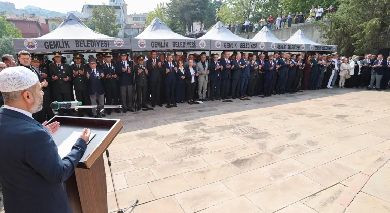 Türkiye'nin üçüncü Cumhurbaşkanı Celal Bayar vefatının 40. yılında kabri başında anıldı