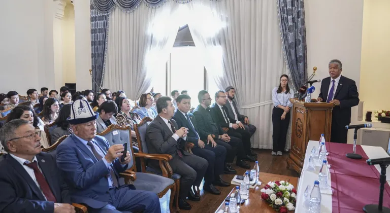 TÜRKSOY, Kazak şair Süleymenov'un doğumunun 90. yılı dolayısıyla etkinlik düzenledi