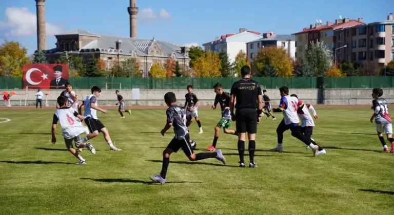 U14 Milli Takım futbolcu seçmeleri Kars'ta yapıldı