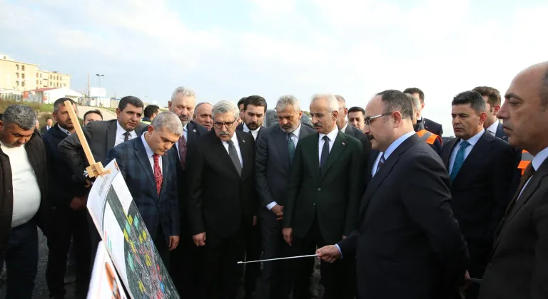 Ulaştırma ve Altyapı Bakanı Uraloğlu Hatay'da "Kardeşlik İftarı"nda konuştu: