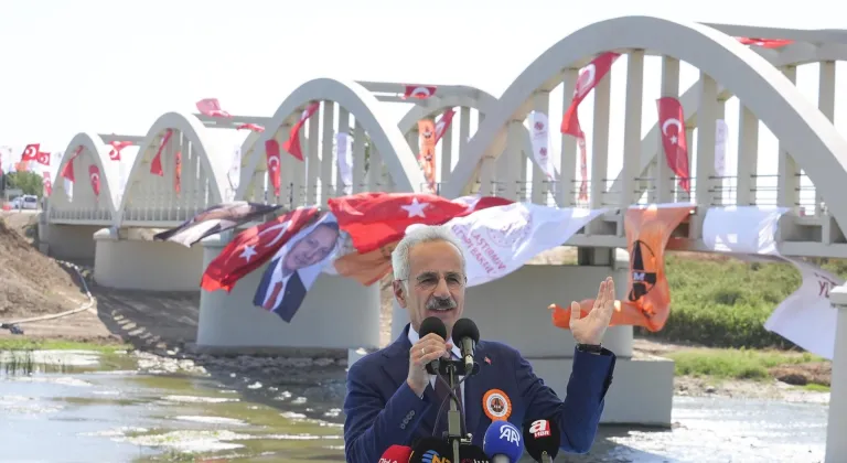 Ulaştırma ve Altyapı Bakanı Uraloğlu Tarihi Gediz Köprüsü'nün açılışında konuştu: