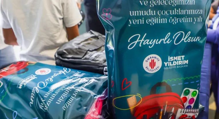 Ümraniye Belediyesinden 5 bin öğrenciye kırtasiye desteği