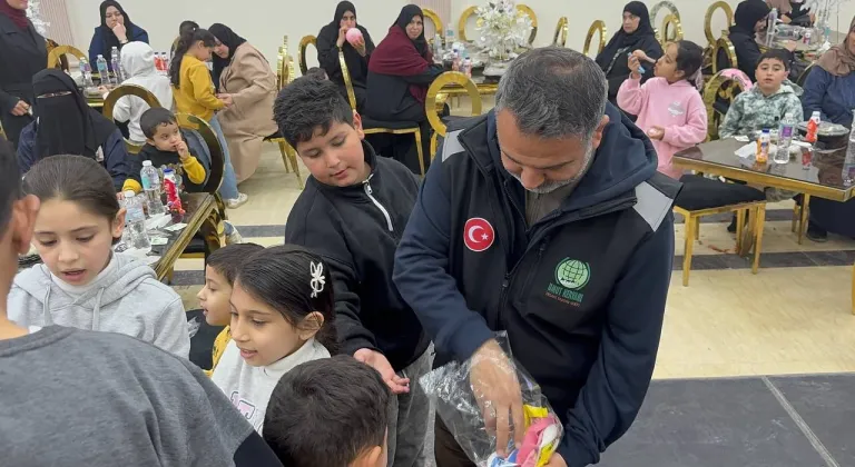Umut Kervanı İnsani Yardım Vakfı Kahire'de Gazzeli ailelere iftar verdi