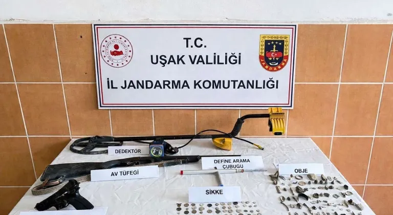Uşak'ta bir evde 48 sikke ele geçirildi