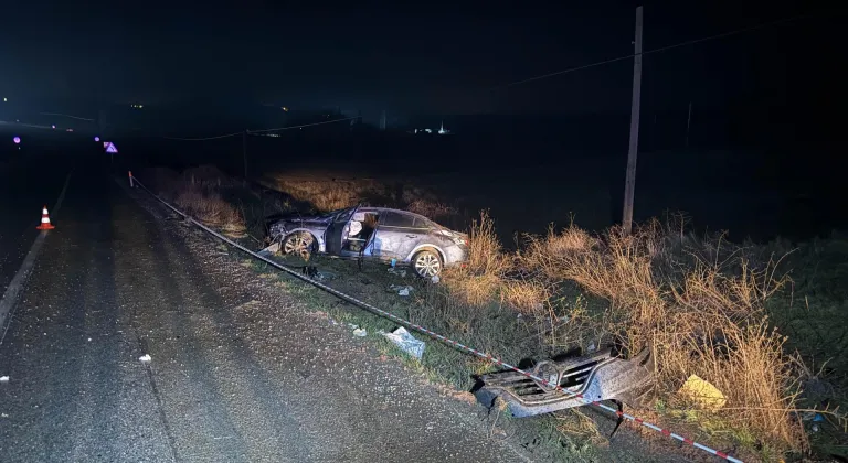 Uşak'ta devrilen otomobildeki 1 kişi öldü, 3 kişi yaralandı