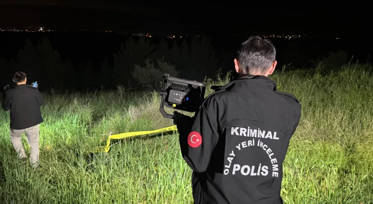 Uşak'ta tarlada ceset bulundu
