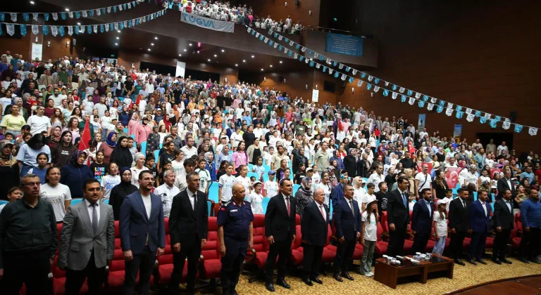 Uşak'ta TÜGVA yaz okullarının kapanış programı düzenlendi