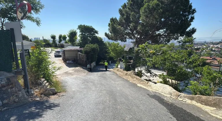 Üsküdar'da evin bahçesine düşen forkliftin sürücüsü öldü
