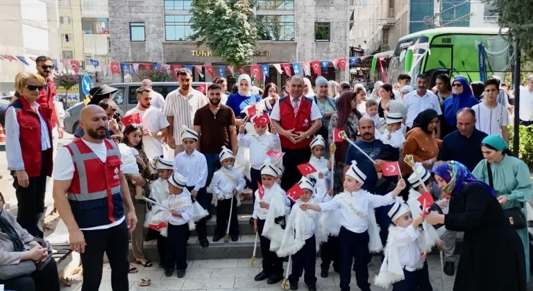 Vakıflar Genel Müdürlüğü Bursa'da sünnet şöleni düzenledi