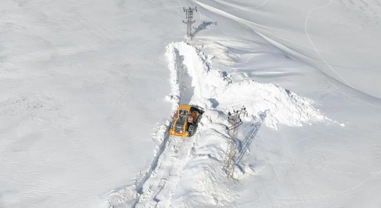 Van, Hakkari ve Bitlis'te kar ulaşımı aksattı