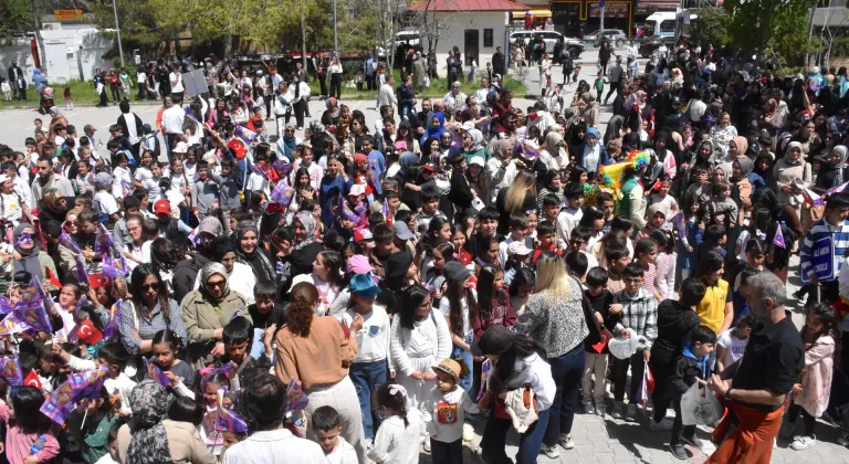 Van'da "23. Akdamar Çocuk ve Gençlik Tiyatroları Şenliği" başladı