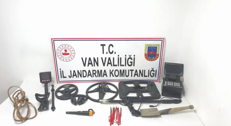 Van'da kaçak kazı yapan 3 kişi suçüstü yakalandı