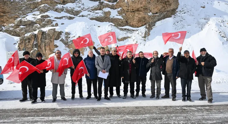 Van'daki çığlarda hayatını kaybedenler anıldı