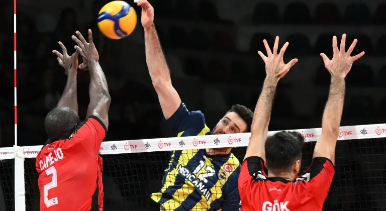 Voleybol: SMS Grup Efeler Ligi