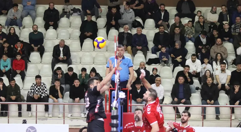 Voleybol: SMS Grup Efeler Ligi