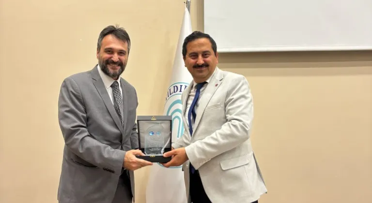 Yapay zeka ajanlarının siber güvenlikte kullanımı eğitimi