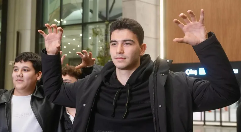 Yasin Özcan, Beşiktaş için İstanbul'a geldi