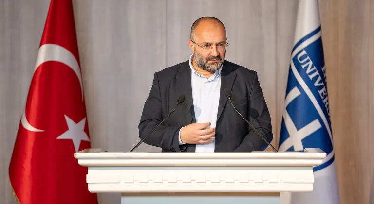 Yazar Taha Kılınç Haliç Üniversitesi'nde öğrencilerle buluştu