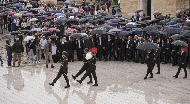 Yeni Parti Genel Başkanı Özel başkanlığındaki heyet, Anıtkabir'i ziyaret etti