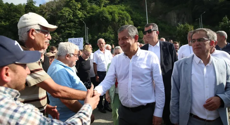 Yeni Parti Genel Başkanı Özel, Rize'de konuştu: