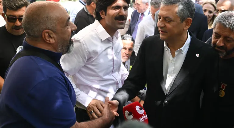 Yeni Parti Genel Başkanı Özel şehit yakınları ve gazileri ziyaret etti: