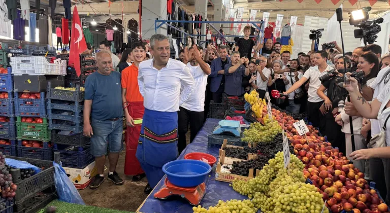 Yeni Parti Genel Başkanı Özgür Özel Edirne'de emeklilere seslendi: