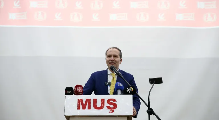Yeniden Refah Partisi Genel Başkanı Erbakan, partisinin Muş İl Başkanlığı kongresine katıldı: