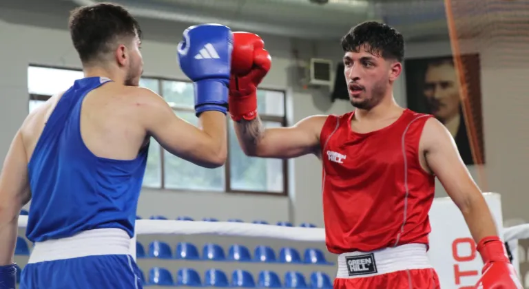 Yeşilay 23 Yaş Altı Türkiye Ferdi Boks Şampiyonası Rize'de devam ediyor