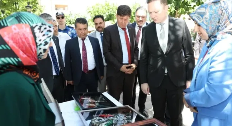 Yeşilli’de Etkileşimli Yıl Sonu Sergisine Yoğun İlgi







