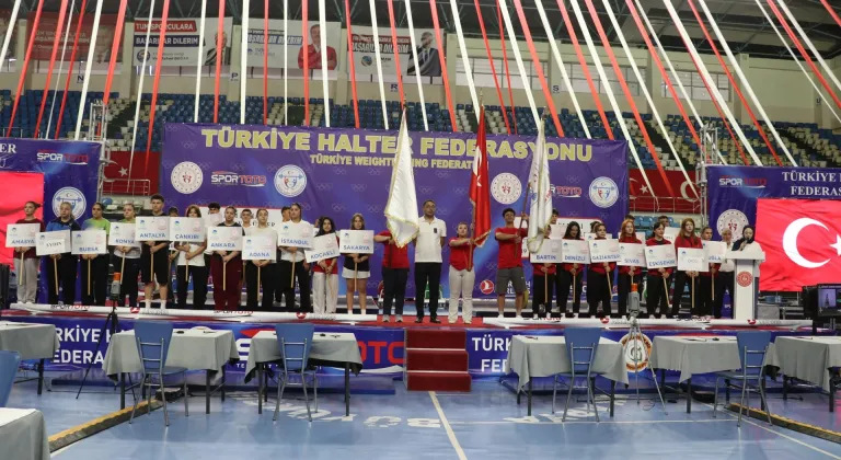 Yıldızlar Kulüpler Türkiye Halter Şampiyonası, Sakarya'da sürüyor