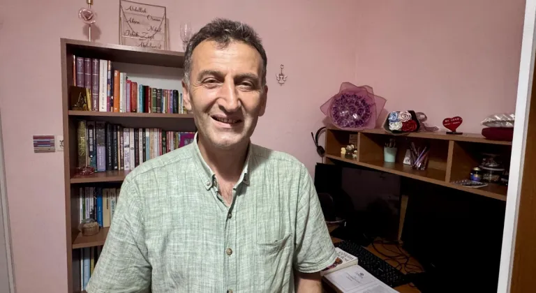 YKS'ye torununa destek için giren dede, torununun Türkiye birinciliğiyle gururlandı