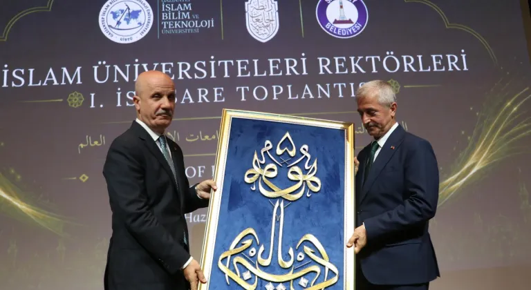 YÖK Başkanı Özvar, "İslam Üniversiteleri Rektörleri Birinci İstişare Toplantısı"nda konuştu: