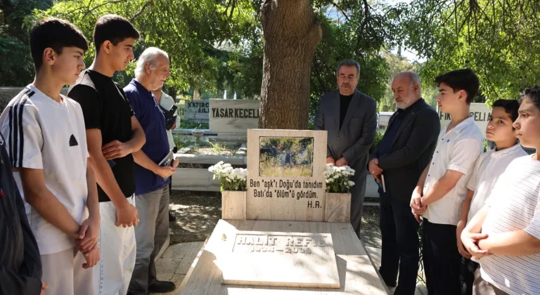 Yönetmen Halit Refiğ kabri başında anıldı