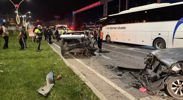 Yozgat'ta 4 aracın karıştığı kazada 7 kişi yaralandı