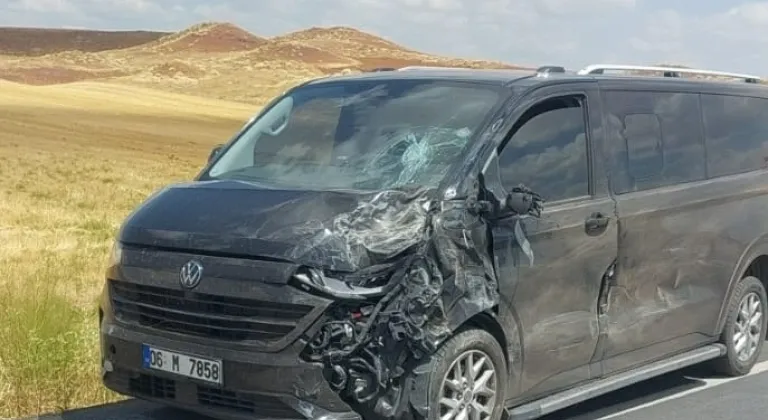 Yozgat'ta panelvanla otomobilin çarpıştığı kazada 5 kişi yaralandı