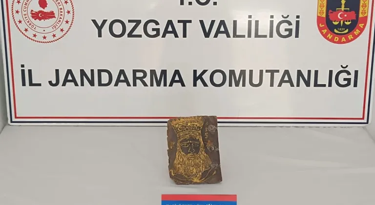 Yozgat'ta Süryanice ve İbranice yazılı, altın işlemeli kitap ele geçirildi