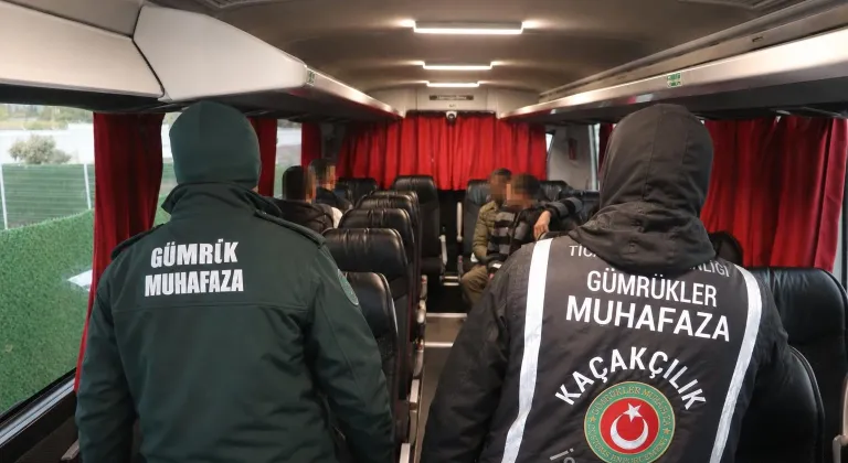 Yunanistan'dan yanlış otobüse binen 4 düzensiz göçmen İpsala Sınır Kapısı'nda yakalandı