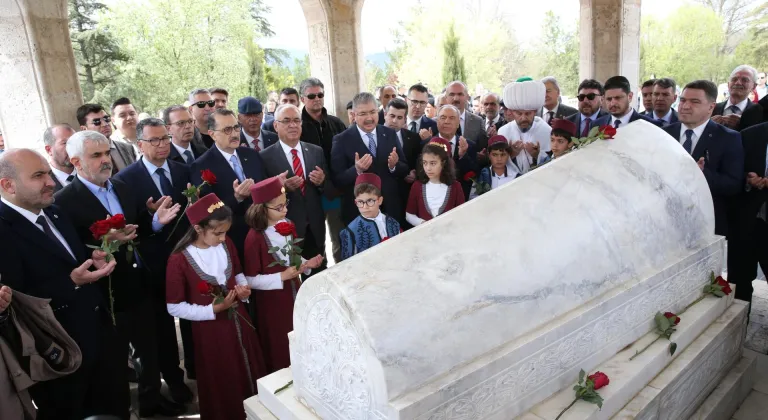Yunus Emre vefatının 705. yılında Eskişehir'deki türbesinde anıldı