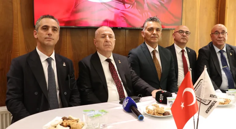 Zafer Partisi Genel Başkanı Özdağ, Kayseri'de ziyaretlerde bulundu