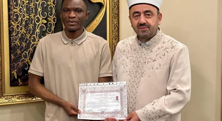 Zambiyalı Dominic Singoma, üniversite eğitimi için geldiği Kayseri'de Müslüman oldu