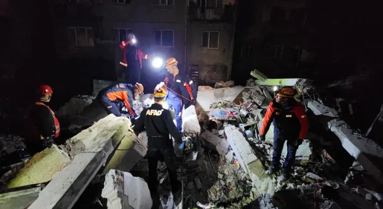 Zonguldak’ta bina çökmesi: Enkaz altındaki vatandaşın cansız bedenine ulaşıldı