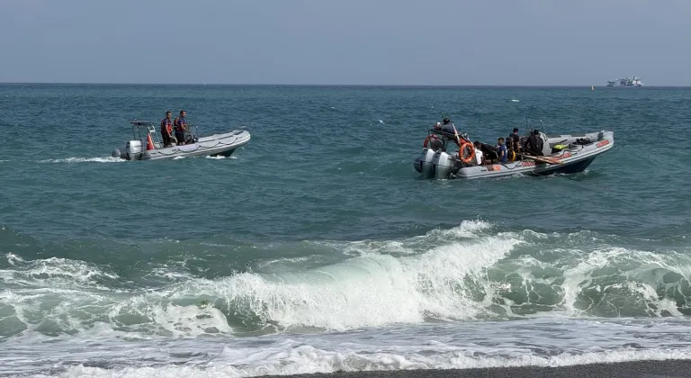 Zonguldak'ta denizde kaybolan 16 yaşındaki çocuğu arama çalışmaları sürüyor