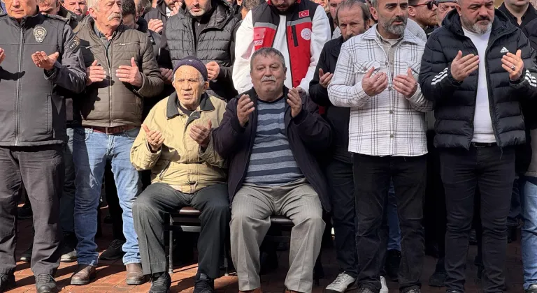 Zonguldak'ta özel maden ocağındaki göçükte ölen 2 işçinin cenazeleri defnedildi